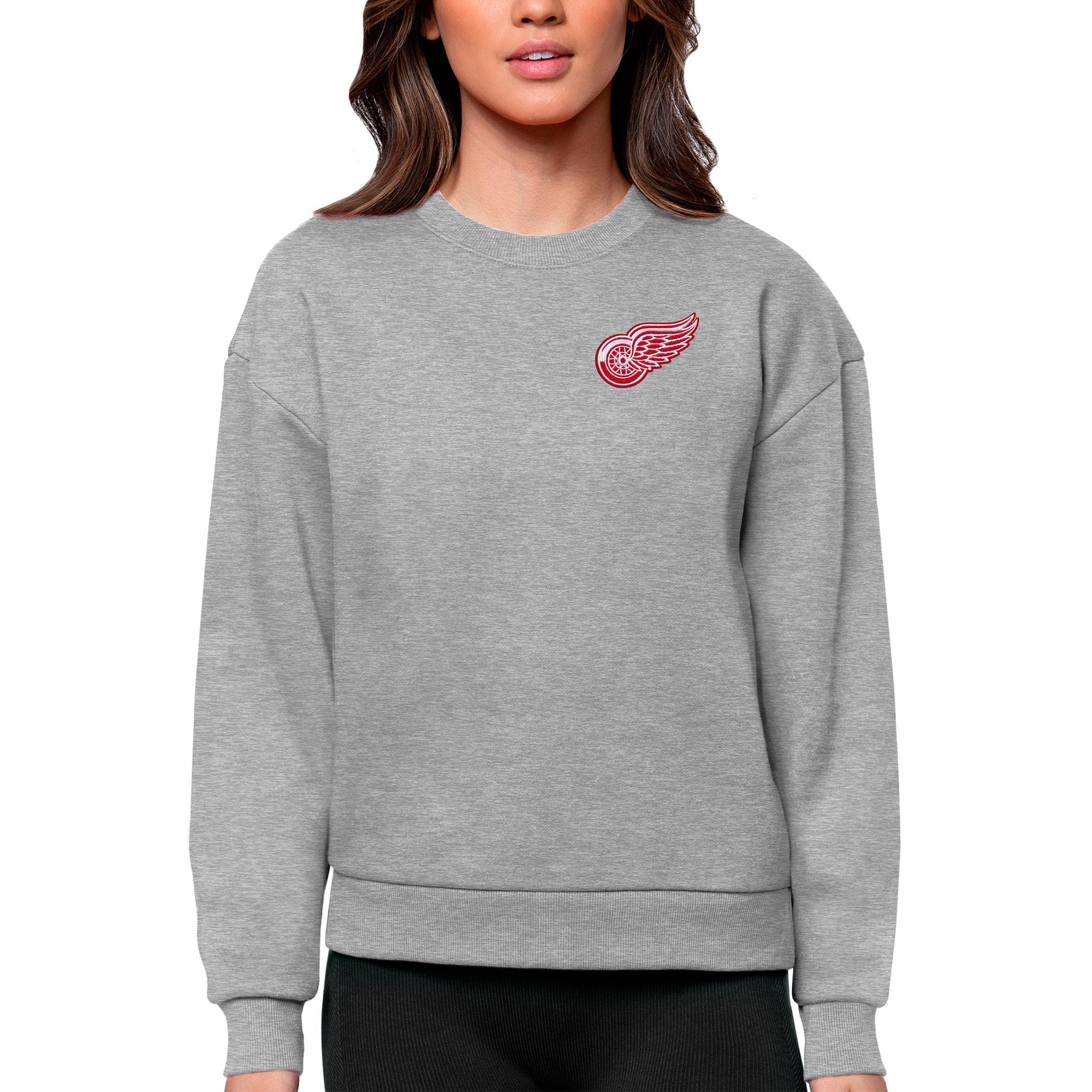 Women's Antigua Heather Gray Detroit Red Wings Primary Logo Victory Crewneck Pullover Sweatshirt